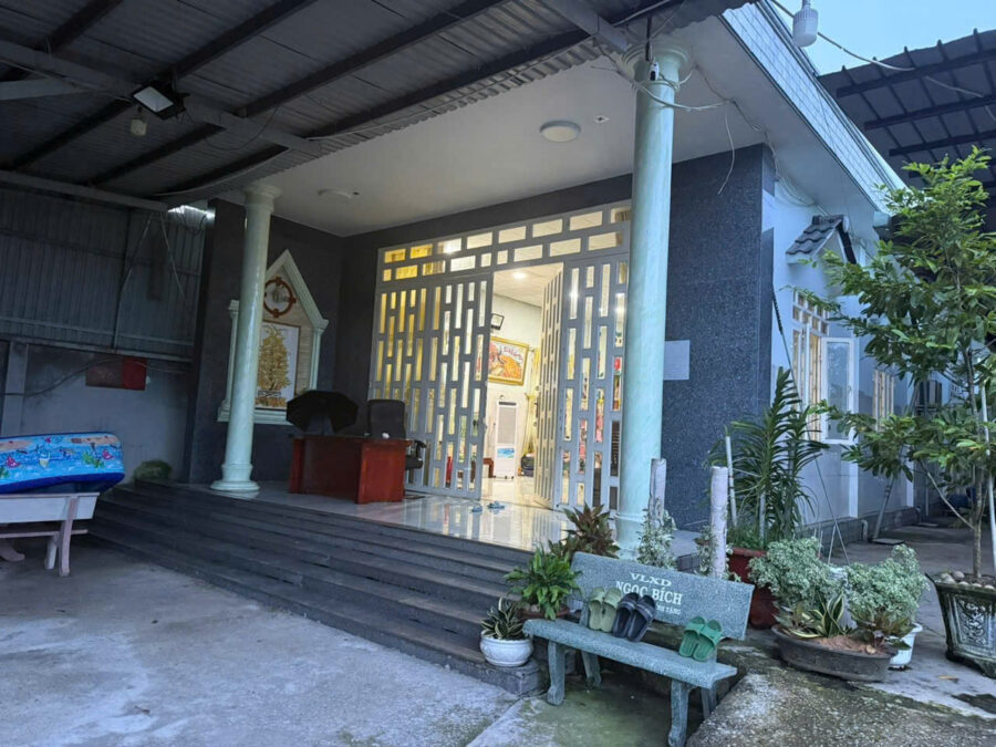 Bán nhà cấp 4 140m2 đã hoàn công tại Nhuận Đức, Củ Chi, DTCN 1300m2 (20x66m), Thổ cư 744m2